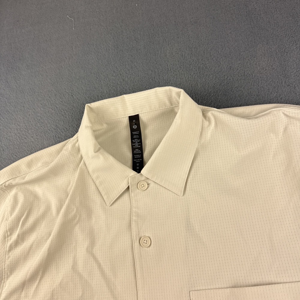 Lululemon Airing Easy Camp Shirt Men's M Beige Cream Stretch Grid Button Up